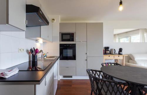 Pieds Dans L'eau Madame est Servie - Foto 6