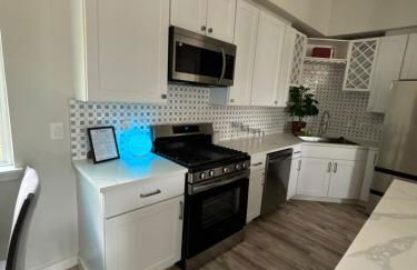 The Canvas Modern 4BR Retreat Rooftop - Photo 6