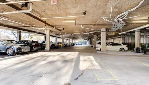 Skyline Serenity- Gym, Walk to Bars and Restaurants - Foto 3