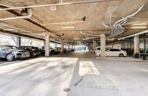 Skyline Serenity- Gym, Walk to Bars and Restaurants - Foto 3