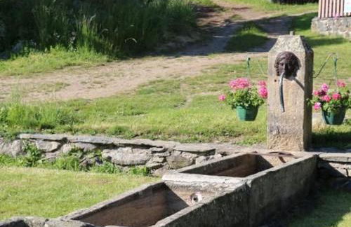 Gîte familial restauré avec jardin clos, équipements bébé, animaux acceptés, proche St-Julien-Chapteuil - FR-1-582-296 - Foto 7