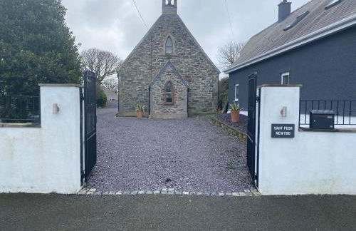 Converted chapel - Sant Pedr Newydd with sea views from garden - Photo 25