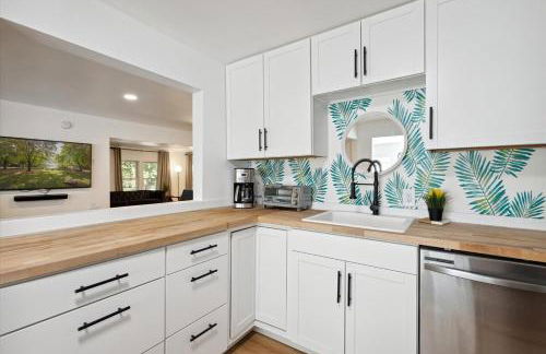 Sister Lakes Lakeside House - Sleeps 16 - Foto 43