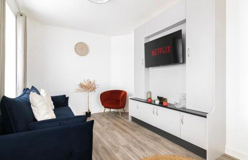 Modern Flat with Parking, 5 Mins to Tube - Photo 10