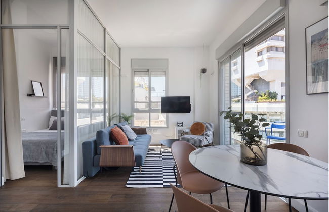 Bauhaus Boutique by TLV2rent - Photo 54