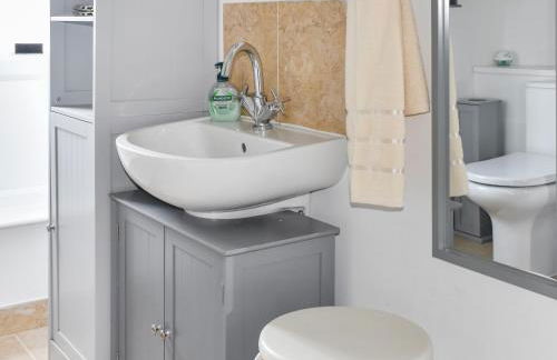 Solent Charm - Photo 12