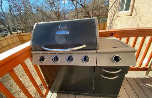 Huge Cozy Home with Many Bedrooms in Ivywild - Foto 19