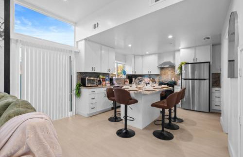 Entire Private Home with 3 Bedrooms 2 Bathrooms, with Garage, Gated Yard, King Bed House, Available Now - Foto 29