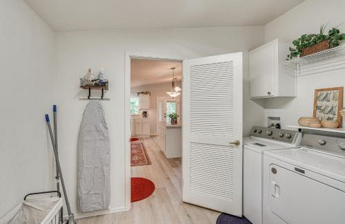 Waterfront Shady Cove Home with Fishing Deck! - Foto 15