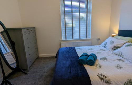 3 Bed City Home - South Facing Patio - 4-5 Beds - Foto 9