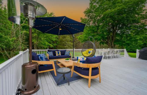 Lux estate! Hot tub, 8 acres, firepit, game room, private pond, EV, lots of privacy, 10 mins to town - Foto 36