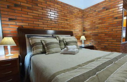 Dúplex 400m do Lago com lareira e garagem - Foto 13