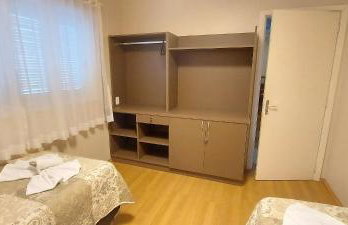 Apto espaçoso e completo próximo à Maria Fumaça - Foto 6