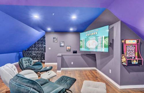 Lux Retreat with Indoor Swim Spa Game Lounge Theater Hot Tub Sauna - Foto 54