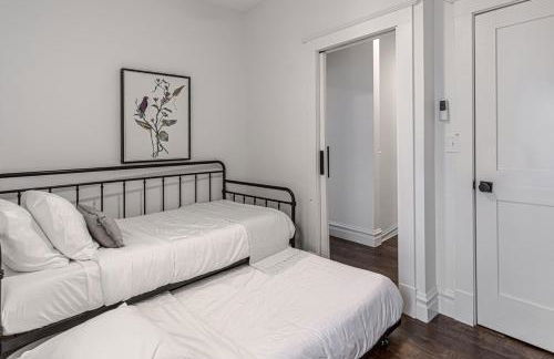 Ann Avenue 3BR St Louis Home with Games and Free Parking - Photo 19