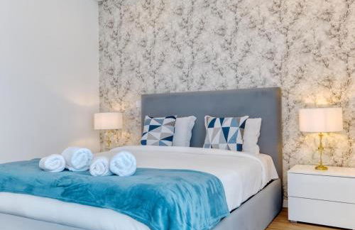 Vita Portucale ! Chic Luxe Villa with Saltwater Pool - Foto 41