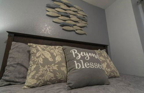 Cozy Lakeside Getaway - Outdoor Theater - Free Early Check-In- 4min to Silver Dollar City - Foto 42