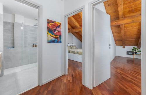 Homey Grandeur - Spacious Stay with Terrace & Wi-Fi - Foto 19