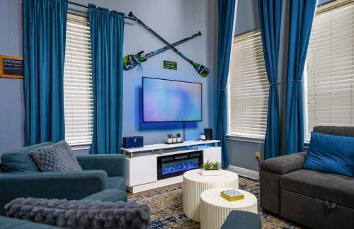 Upstay Spacious Home Duplex for Group of 17 - Photo 18