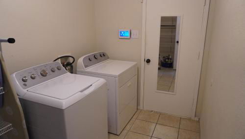 Peaceful Family Retreat Near AT&T Stadium, Texas Rangers, Six Flags, Epic Waters Indoor Waterpark, DFW Airport & More! - Foto 2