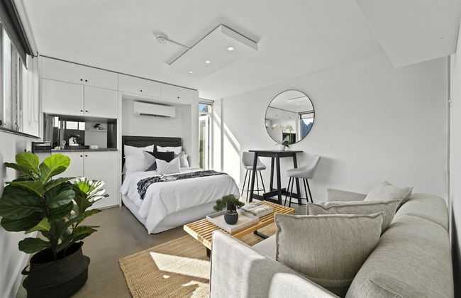 Modern Potts Point Studio - Photo 6