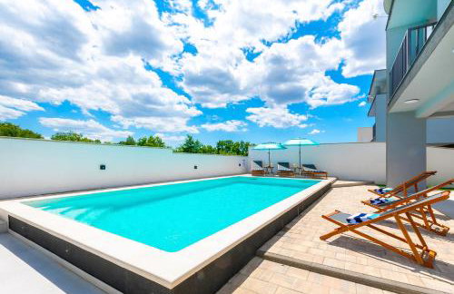 Modern Casa di Lucija with heated pool, near Airport, own parking - Foto 47