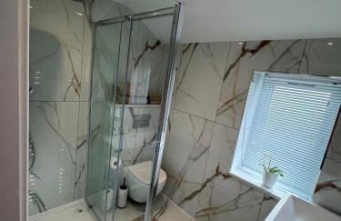 Siennas Modern 1 bedroom with ensuite Kidlington - Foto 3