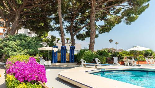 "The Lavender Spot" piscina, accesso alla spiaggia - Foto 2, sunbed