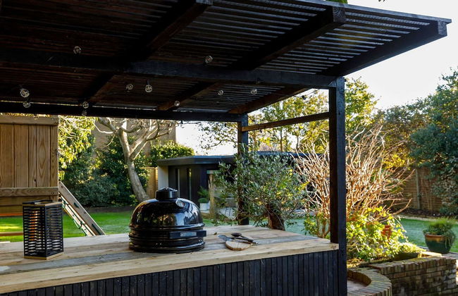 Stylish 4 Bed Home Close to Beach - Foto 45