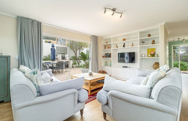 3 Bedroom Family Home - Houtbay - Photo 8