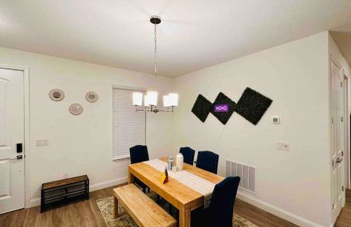 Luxury King Suite, 3BR 2BA, Beach Vibe, Top-Tier Amenities, Prime location - Foto 6