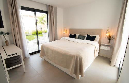 Mara's Apartments Higuerón West - Garden Villa - 246 m2 of Private Terrace & Garden - Like a House - Foto 12