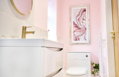 Chic Family Home with Garden Fire Pit & Event Space, Hot Tub - Foto 29