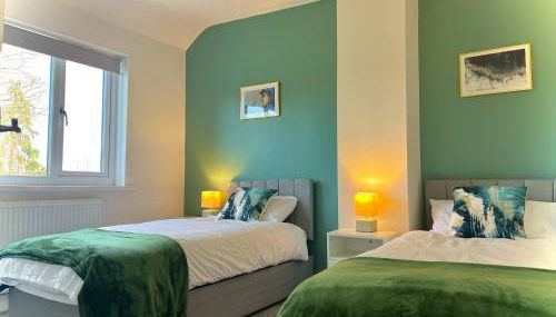 Stunning 3 Bedroom House Near Birmingham Airport and NEC - Foto 1