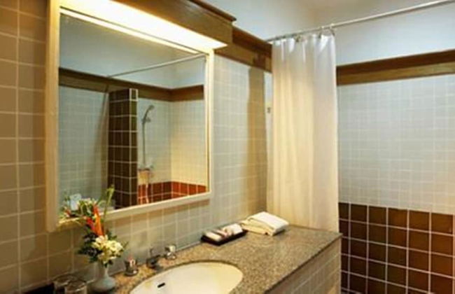 Waterfront Suites Phuket by Centara - Photo 28