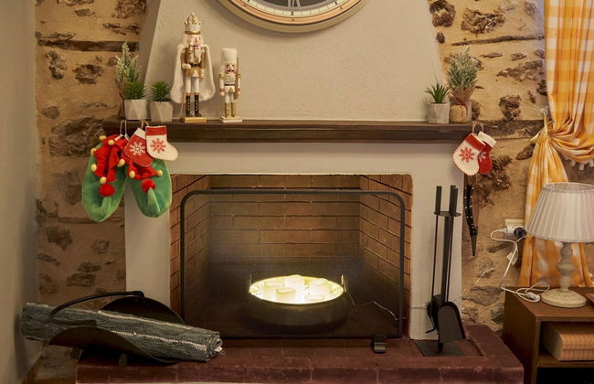 Dandy Villas Dimitsana - a Family Ideal Charming Home in a Quaint Historic Neighborhood - 2 Fireplaces for Romantic Nights - Foto 24