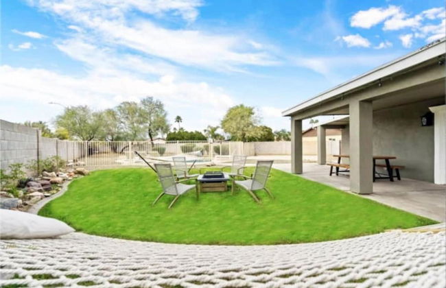 The Scott With Heated Pool by Homeslice Stays - Foto 9