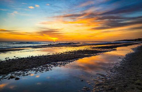 141 -Two bed Chalet on Sunbeach Holiday Park - Sleeps 6, pet friendly, FREE pool and entertainment passes included - plus WiFi with bedding and towels included - only 300m from the beach! - Foto 18