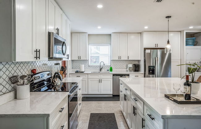 Beautiful Comfy Home With Private Hot Tub Close To Beach 2 Bedroom Home by RedAwning - Foto 7