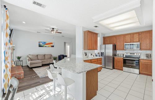 Bright and Cozy 4B Retreat in Frisco - Foto 33
