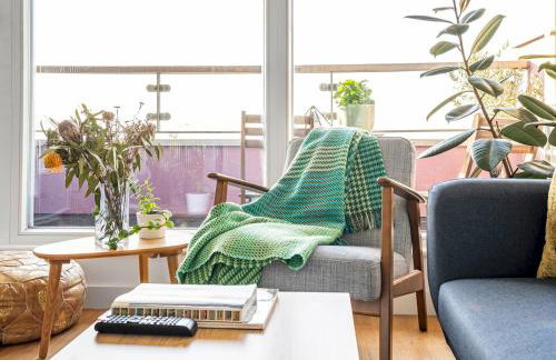 Charming Stay with a Balcony in Bow - Pass the Keys - Photo 30