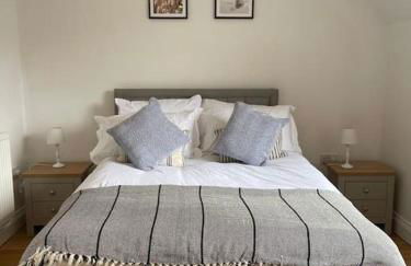 Large coastal cottage, private indoor pool, hut tub, sauna and steam pod - Photo 17