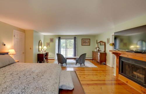 Cozy Pittsfield Gem with Deck, Gazebo and Fireplace - Foto 14