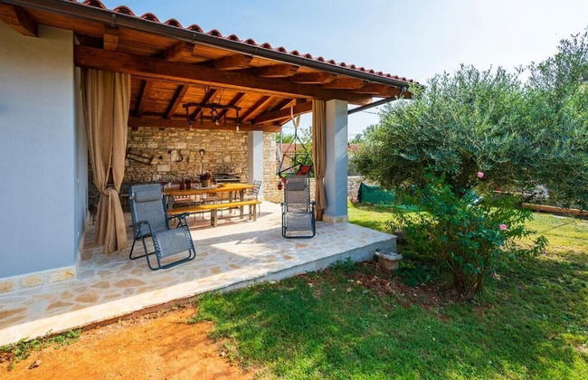 Charming House With Garden and BBQ in Galizana - Photo 34