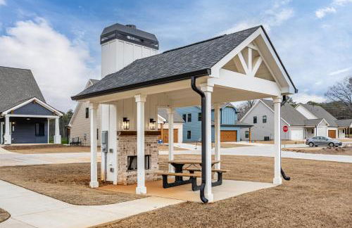 Modern Emerson retreat close to LakePoint Sports - Photo 41