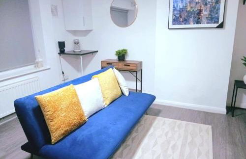 1 BR Corby Town Centre Contractors & Family Friendly - Photo 13