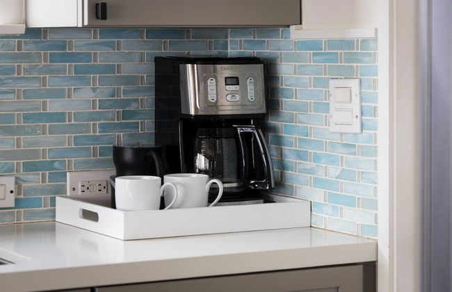 Unbeatable Beachfront Bliss w/ Ocean Views, Luxe Interiors & Patio Beach Road - Foto 9