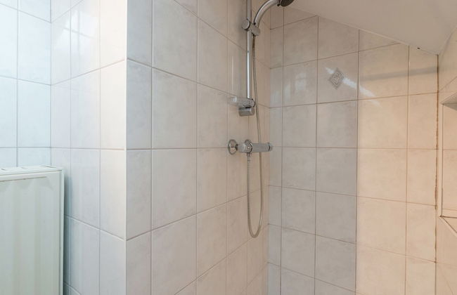 Holiday Home with Sauna, Garden, Terrace, BBQ & Fireplace - Photo 22