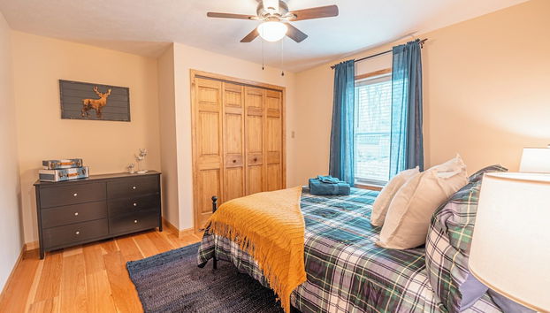 NEW Large Group Summer Getaway W/hot Tub + Game Room! - Foto 5, Quarto