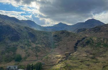 Romantic Chapel Retreat in Snowdonia - Sea Views & Serenity - Foto 35